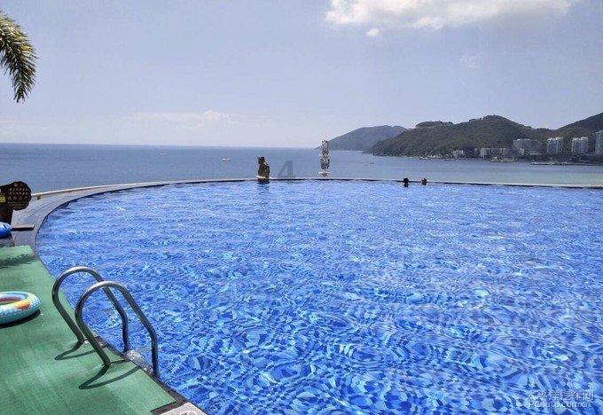 泫雅龙俊亨官宣恋情，男方曾因偷拍事件退团，是其前男友的前队友