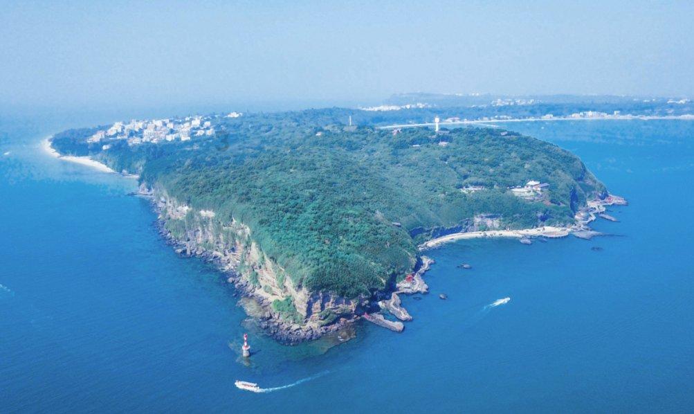 江西新余一临街店铺发生火灾，已造成39人死亡，仍有人员被困