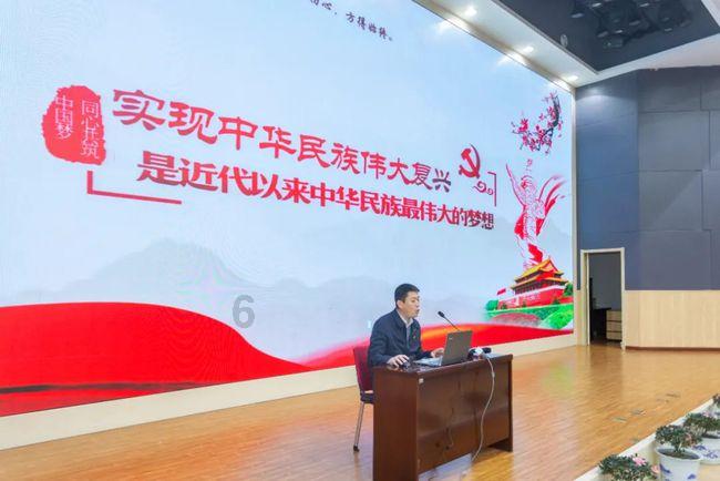 逃离昏暗的废弃城