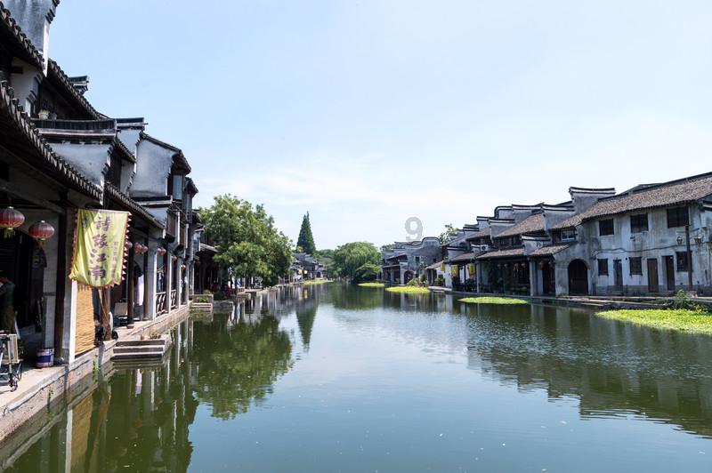 侦察排乘船进东北触礁,商船抛货救人为何羞愧难当?我军照价赔偿