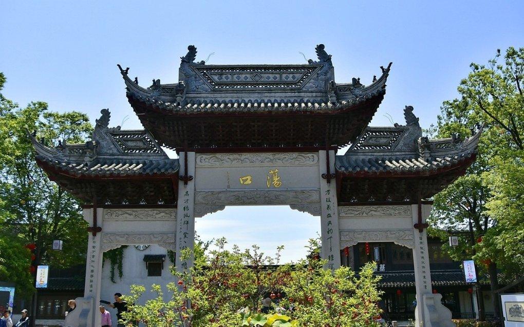 06年河南曹操墓现世，墓中到底有多少宝贝？曹操的形象或被颠覆？